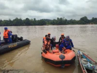 Pencarian Dua Polisi di Sungai Katingan Terkendala Arus Deras dan Jeram