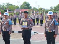 Upacara Pemberhentian Tidak Dengan Hormat (PTDH) terhadap seorang personel Polri di halaman Mapolres Katingan