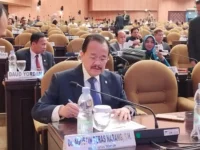 Teras Narang Minta Pemerintah Pusat Beri Atensi pada Infrastruktur Jalan di Kalteng