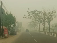 Menembus Asap, Menemukan Borneo yang Berbeda