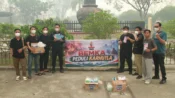 HUT ke-1, BEMKA Pilih Bagikan 3.000 Masker di Tengah Kabut Asap