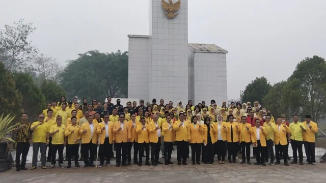 Golkar Kalteng Rayakan HUT ke-62 dengan Ziarah dan Aksi Sosial